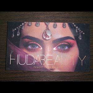Huda beauty desert dusk palette